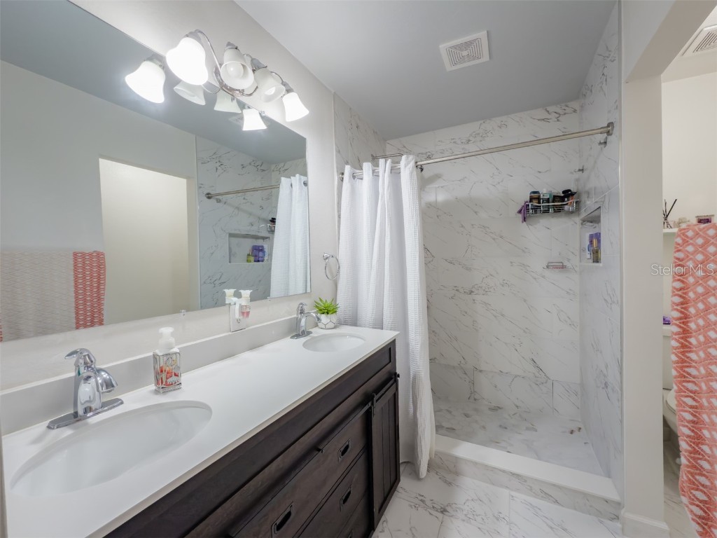 724 Kensington Lake Circle Brandon FL 33511 TB8375077 image17