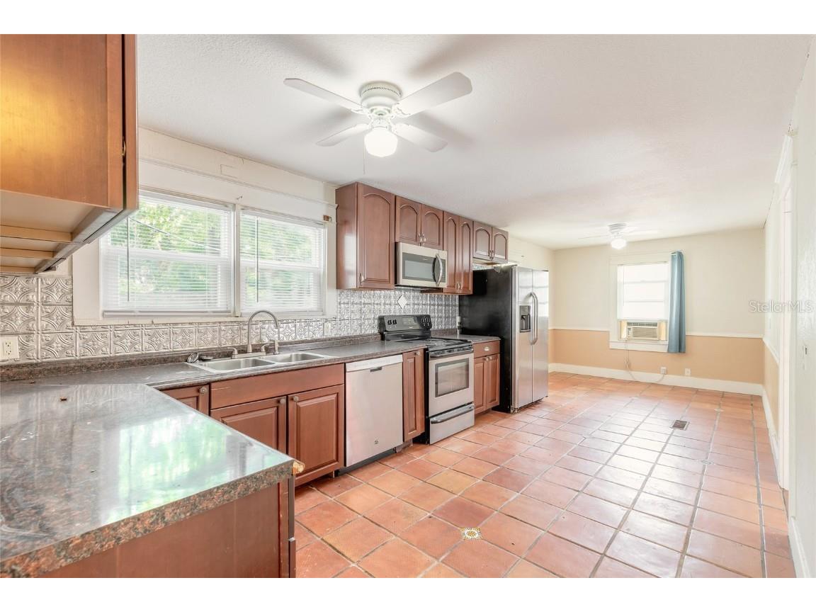 724 N Oleander Avenue Daytona Beach FL 32118 V4937615 image19