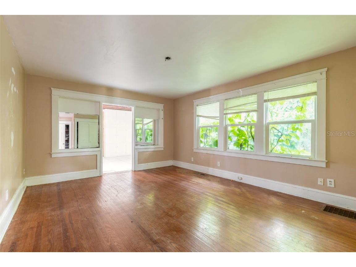 724 N Oleander Avenue Daytona Beach FL 32118 V4937615 image24