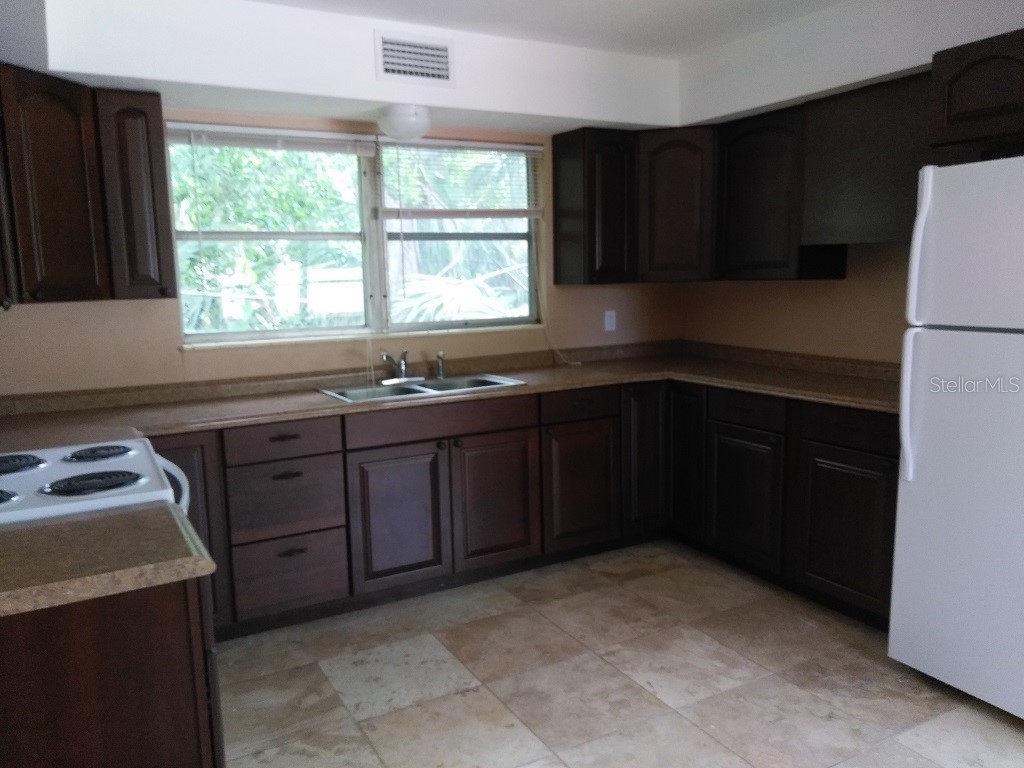 724 N Oleander Avenue Daytona Beach FL 32118 V4937615 image40