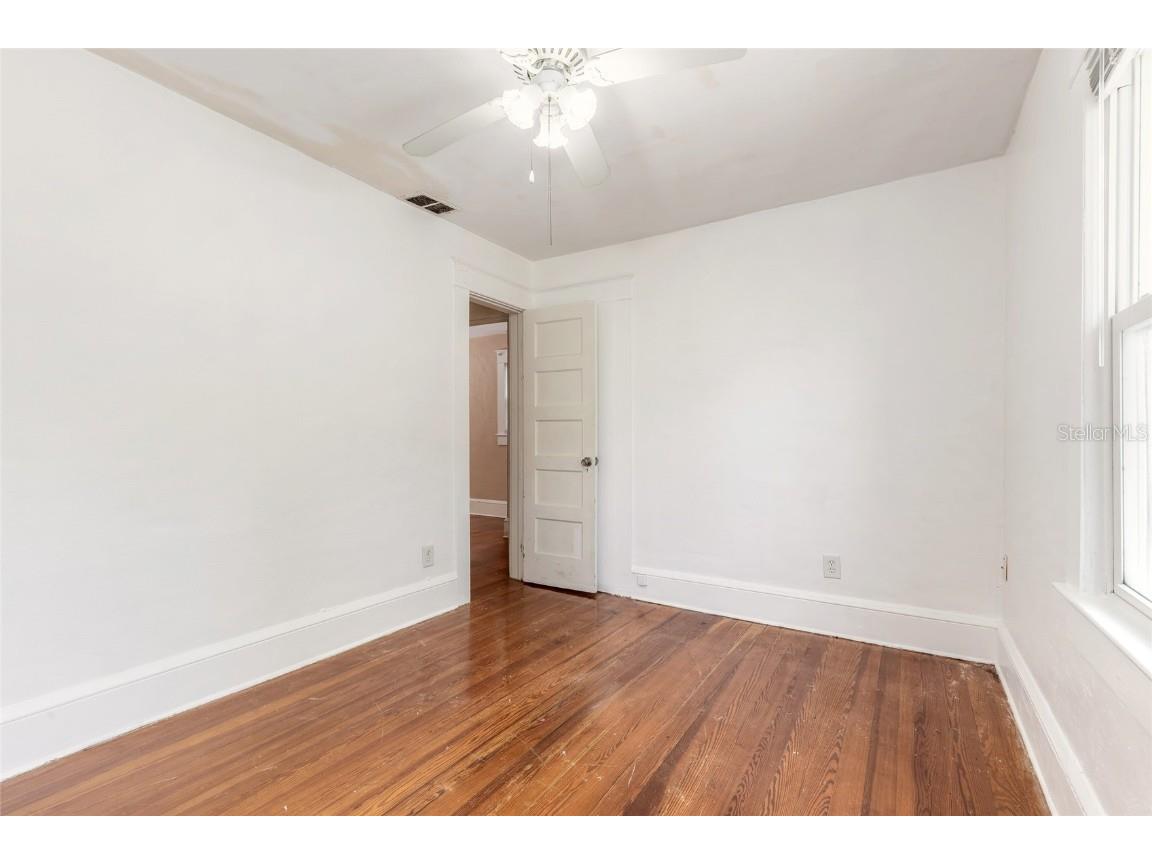 724 N Oleander Avenue Daytona Beach FL 32118 V4937615 image43