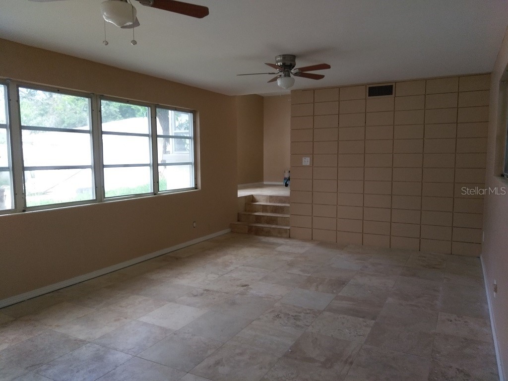 724 N Oleander Avenue Daytona Beach FL 32118 V4940750 image19