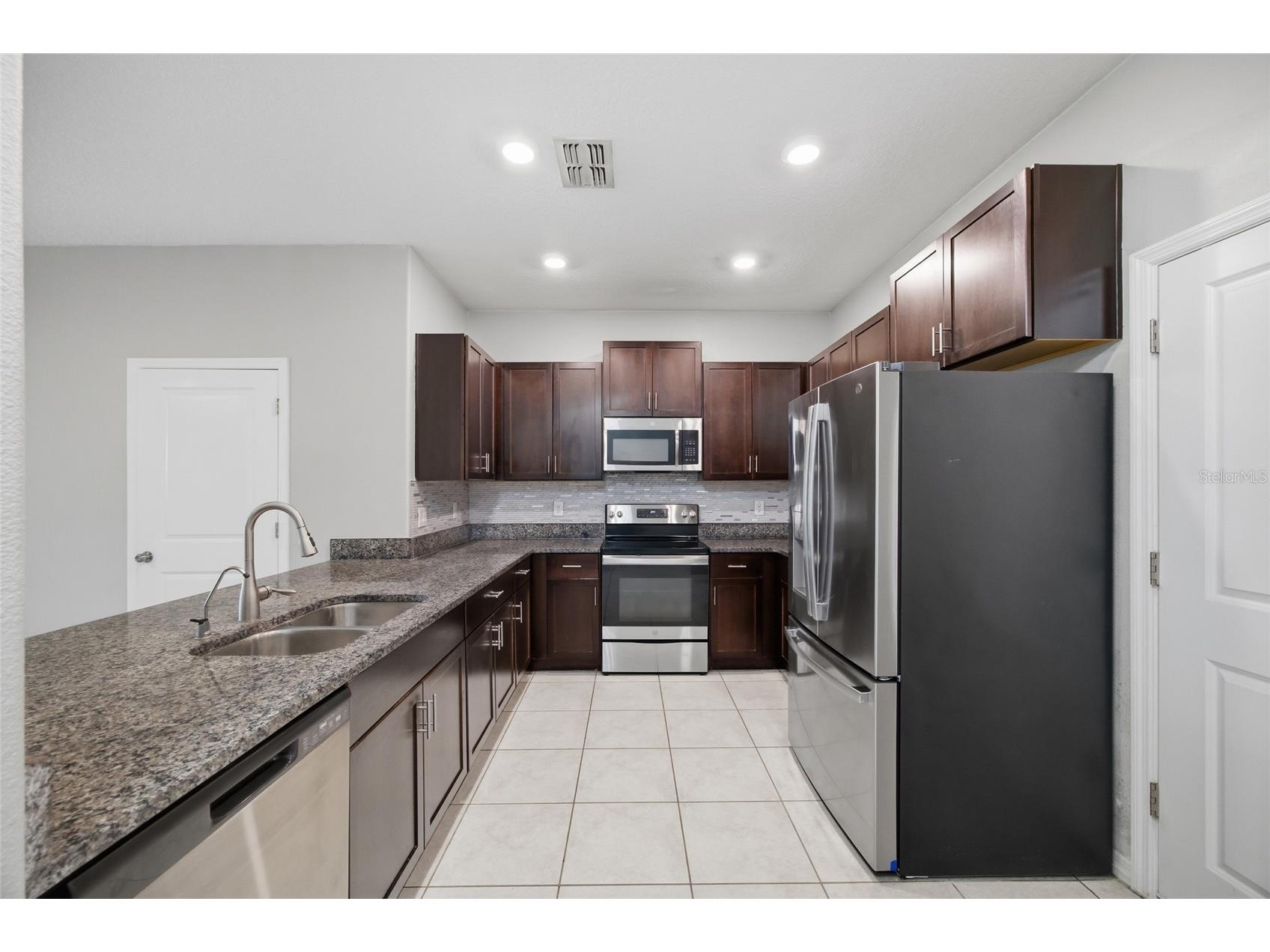 724 Royal Empress Drive Ruskin FL 33570 TB8514665 image12