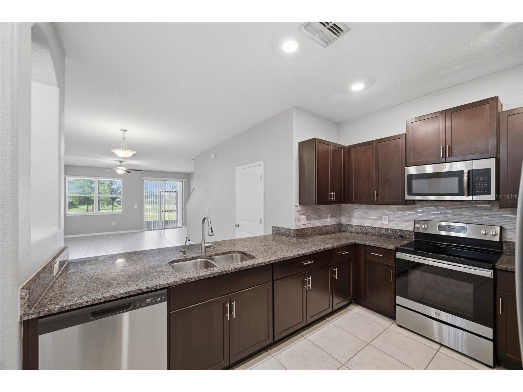724 Royal Empress Drive Ruskin FL 33570 TB8514665 image13