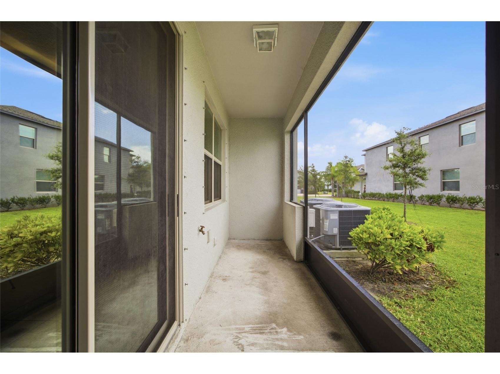 724 Royal Empress Drive Ruskin FL 33570 TB8514665 image31