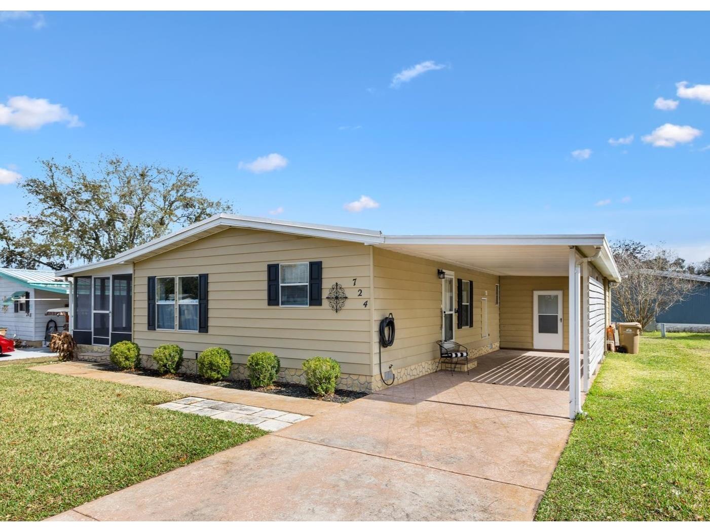 724 Royal Palm Avenue Lady Lake FL 32159 G5108307 image1
