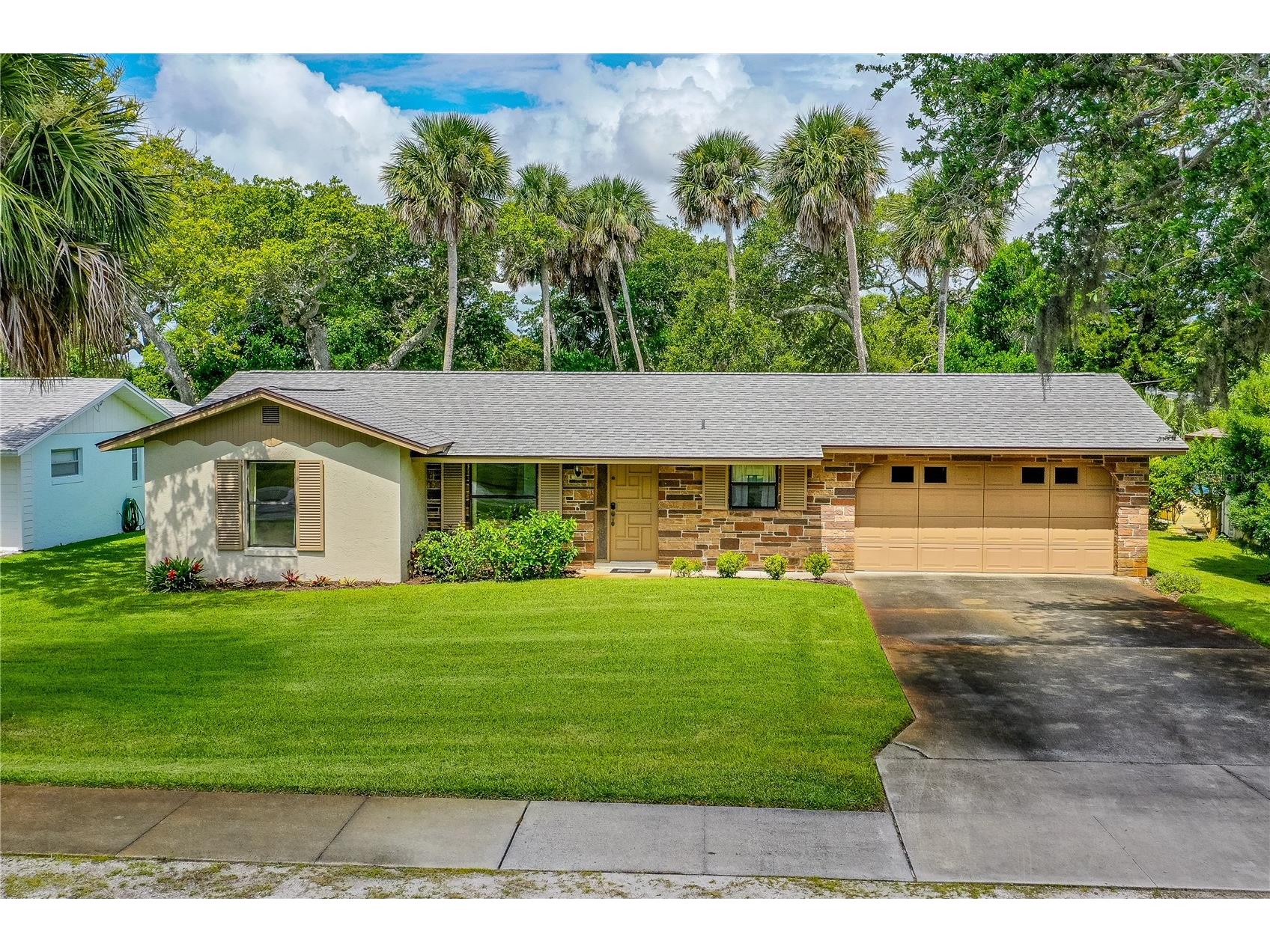 724 S Cooper Street New Smyrna Beach FL 32169 NS1085377 image1