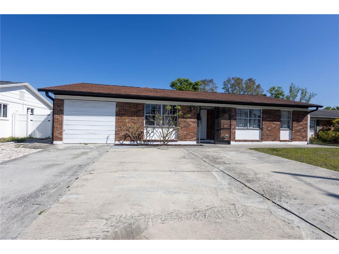 724 Tradewinds Drive Brandon FL 33511 TB8364133 image1