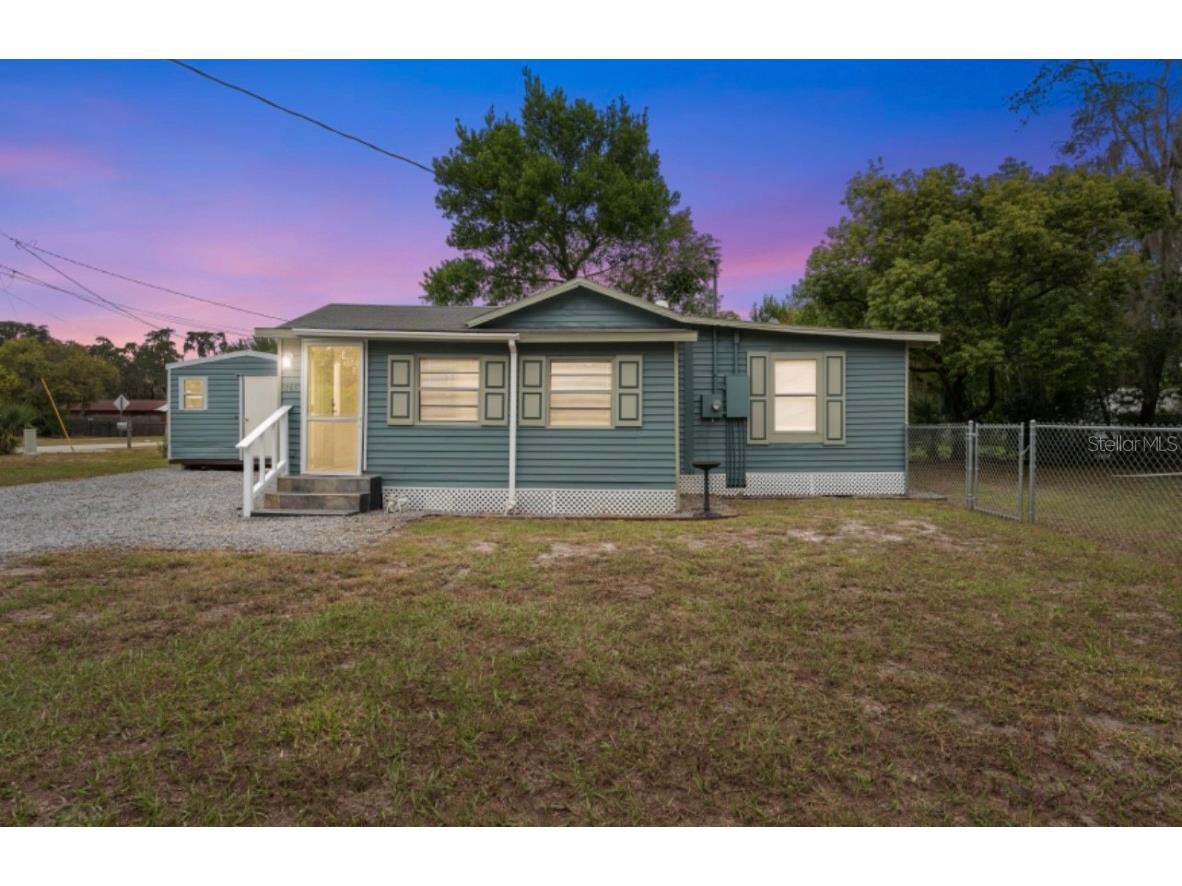 724 W Ruby Street Tavares FL 32778 - LAKE DORA O6157283 image1
