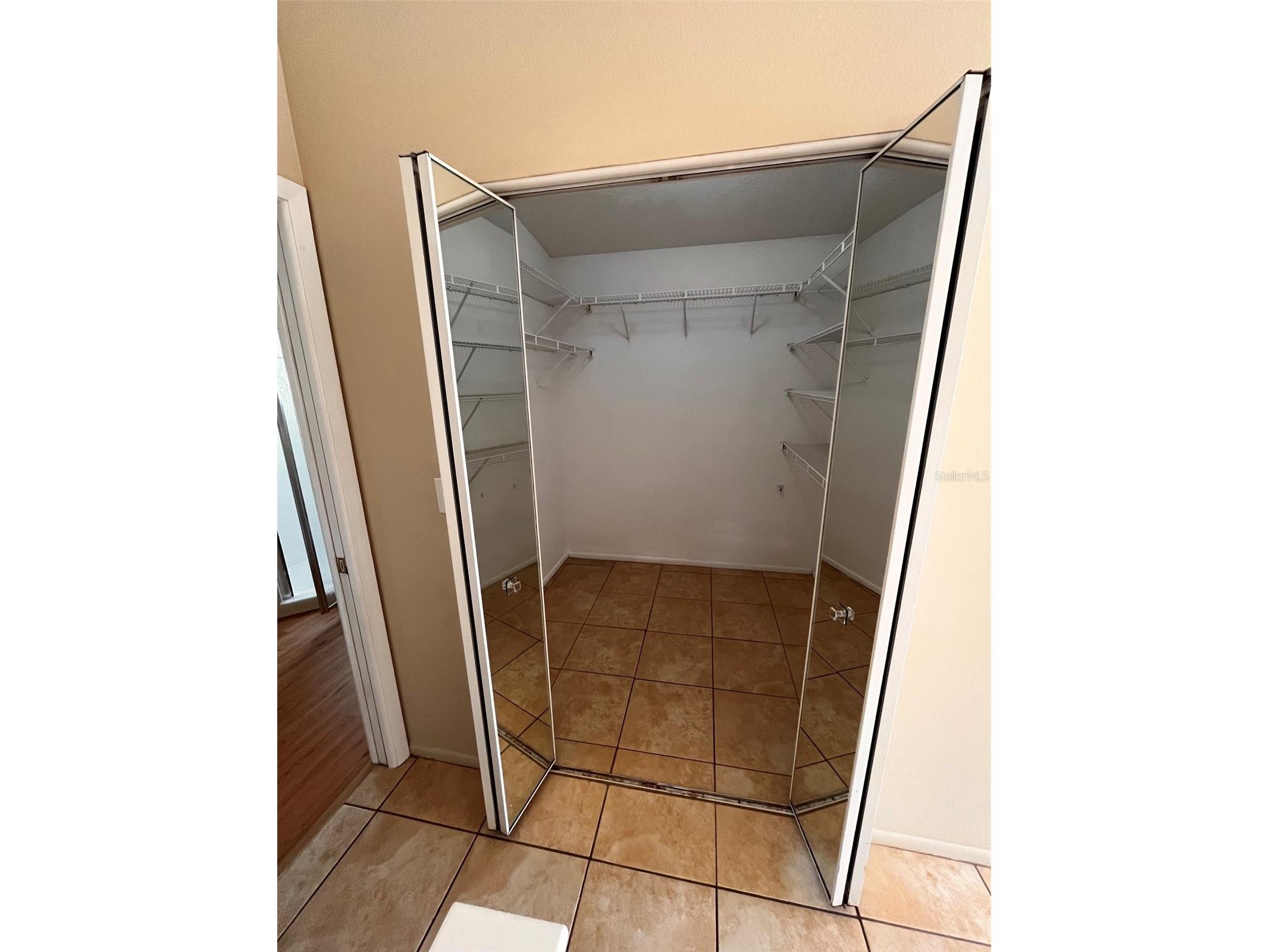 7241 Mauna Loa Boulevard Sarasota FL 34241 A4700940 image16