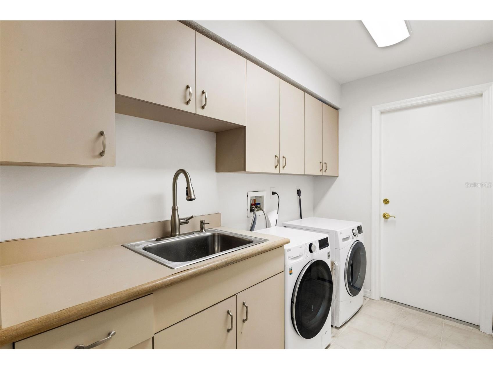 7242 Villa D Este Drive Sarasota FL 34238 A4681895 image32