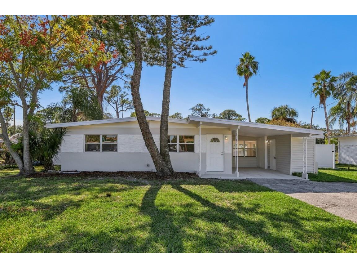 7243 Royal Palm Drive New Port Richey FL 34652 - JASMINE LAKE CANAL TB8442980 image1