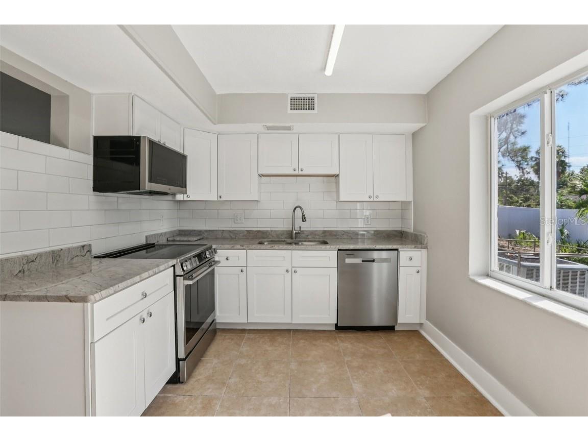 7243 Royal Palm Drive New Port Richey FL 34652 - JASMINE LAKE CANAL TB8442980 image12