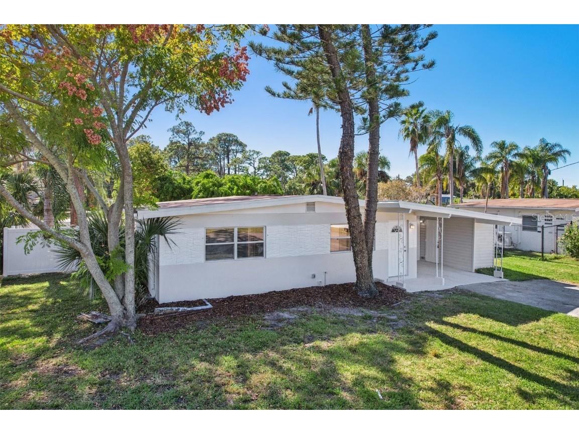 7243 Royal Palm Drive New Port Richey FL 34652 - JASMINE LAKE CANAL TB8442980 image2