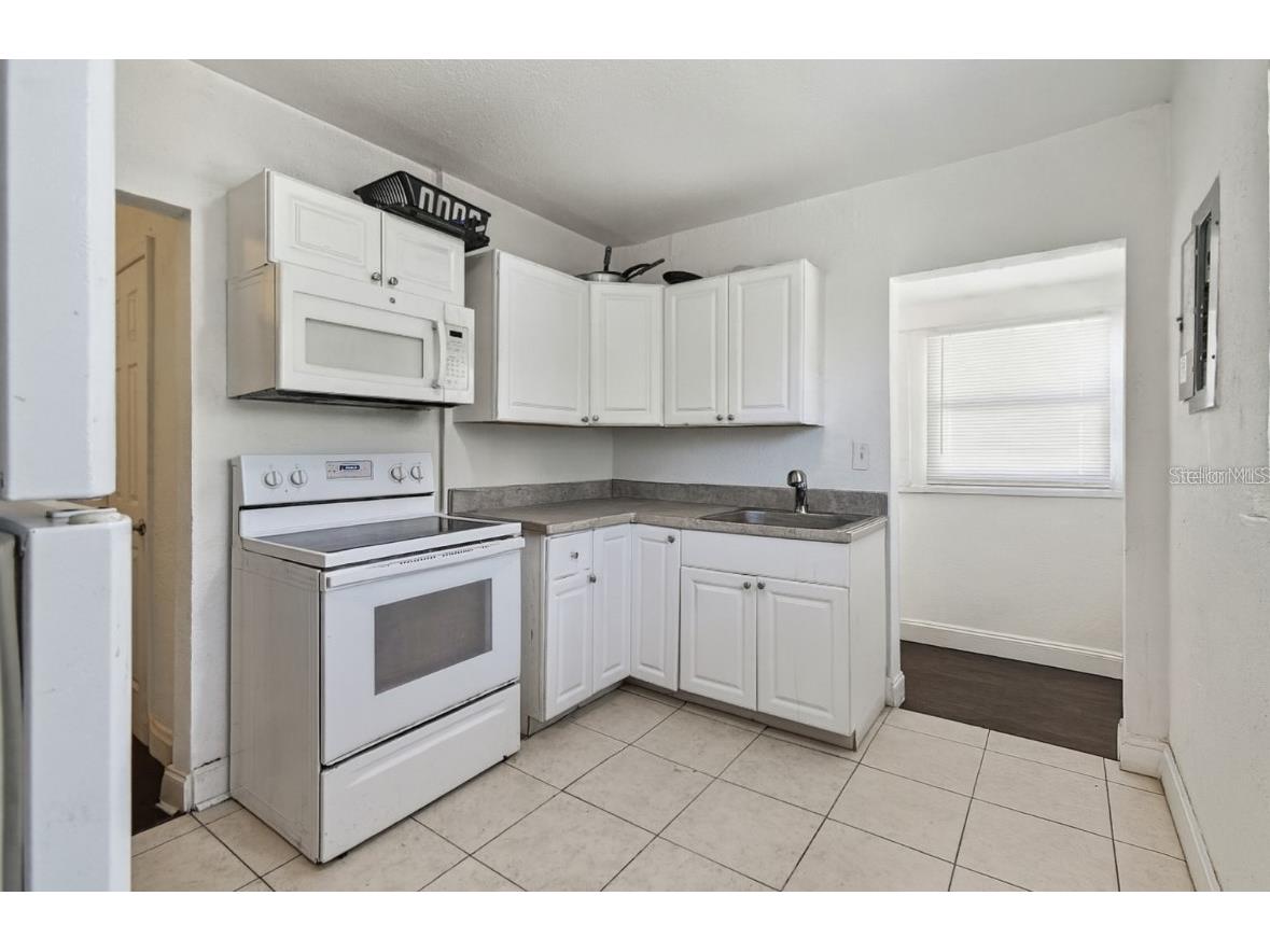 725 21st Avenue S Saint Petersburg FL 33705 TB8431954 image2