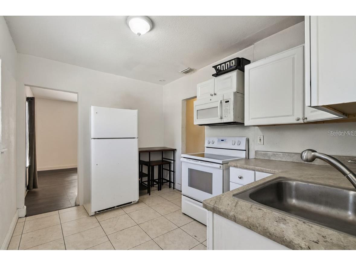 725 21st Avenue S Saint Petersburg FL 33705 TB8431954 image3