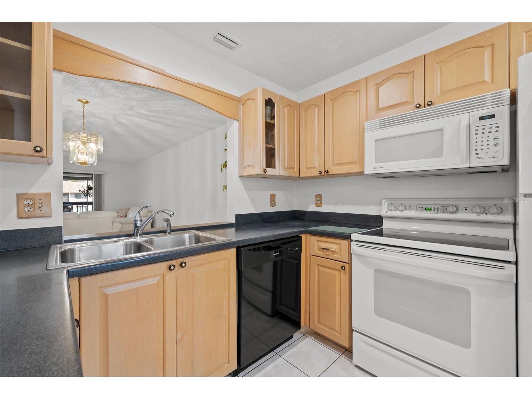 725 83rd Avenue N #205 Saint Petersburg FL 33702 TB8453323 image2