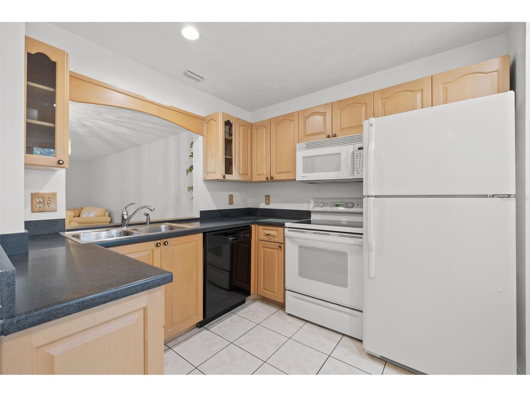 725 83rd Avenue N #205 Saint Petersburg FL 33702 TB8453323 image3