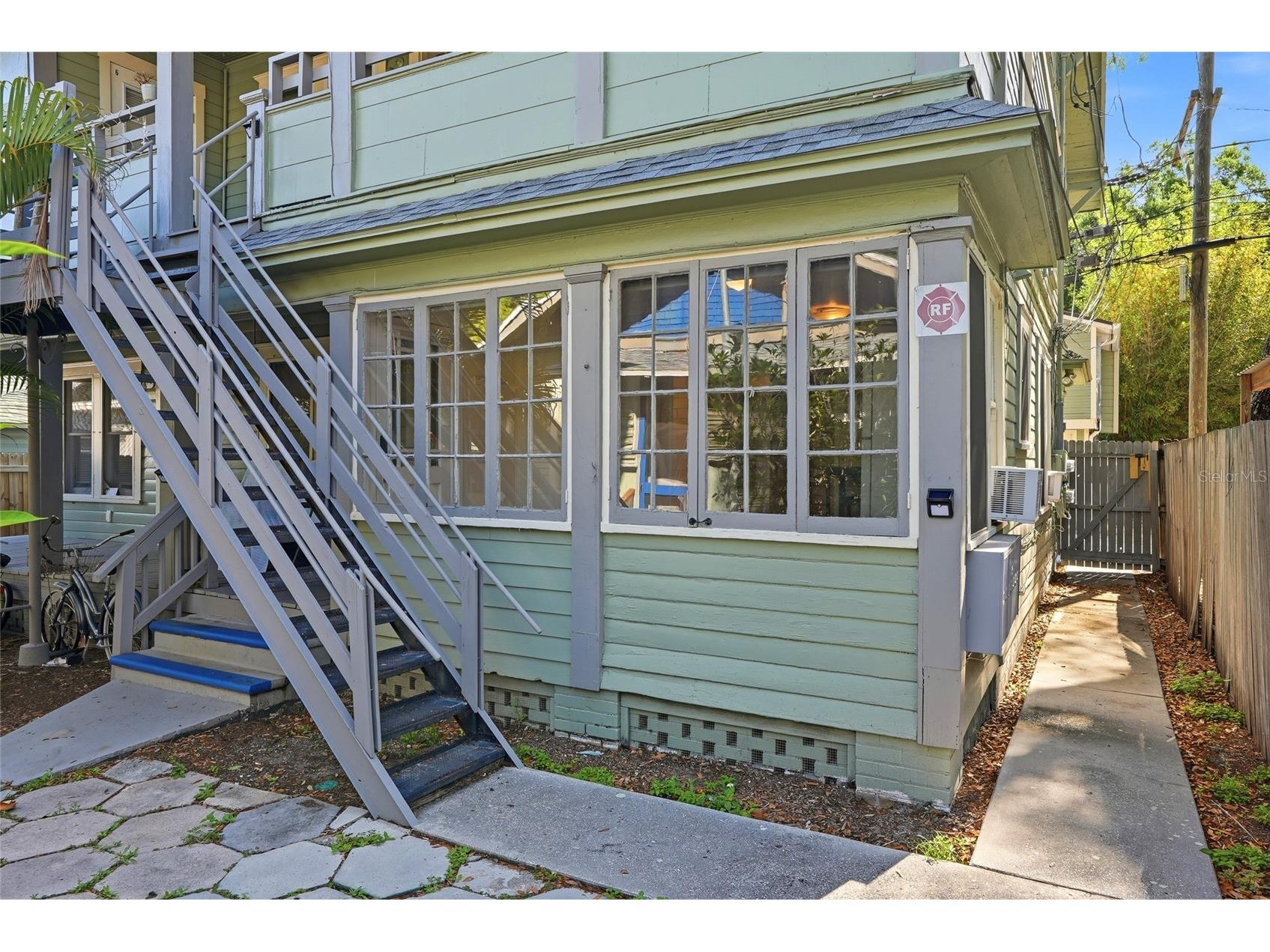 725 8th Street N #1 Saint Petersburg FL 33701 TB8495872 image1