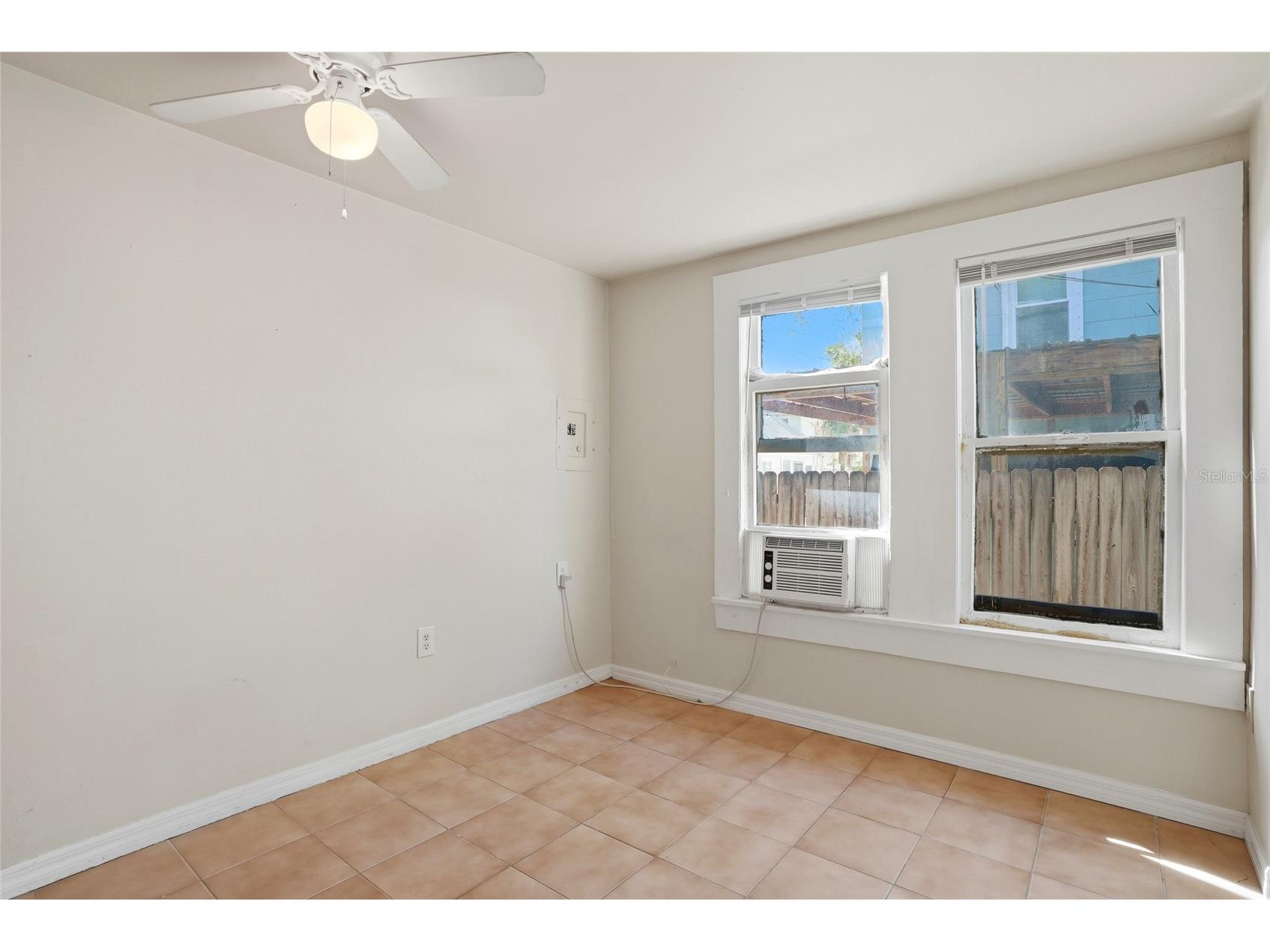725 8th Street N #1 Saint Petersburg FL 33701 TB8495872 image12