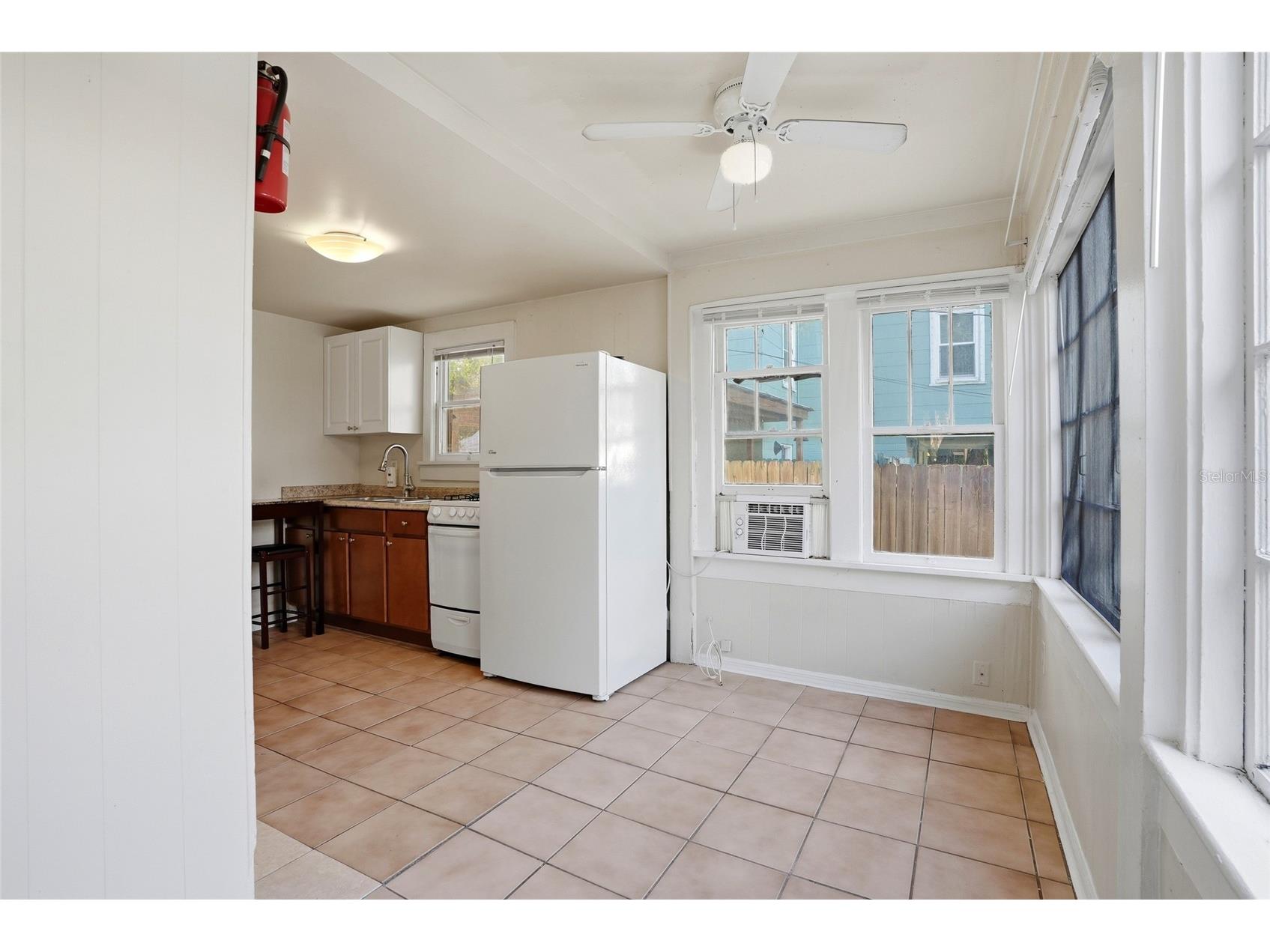725 8th Street N #1 Saint Petersburg FL 33701 TB8495872 image5