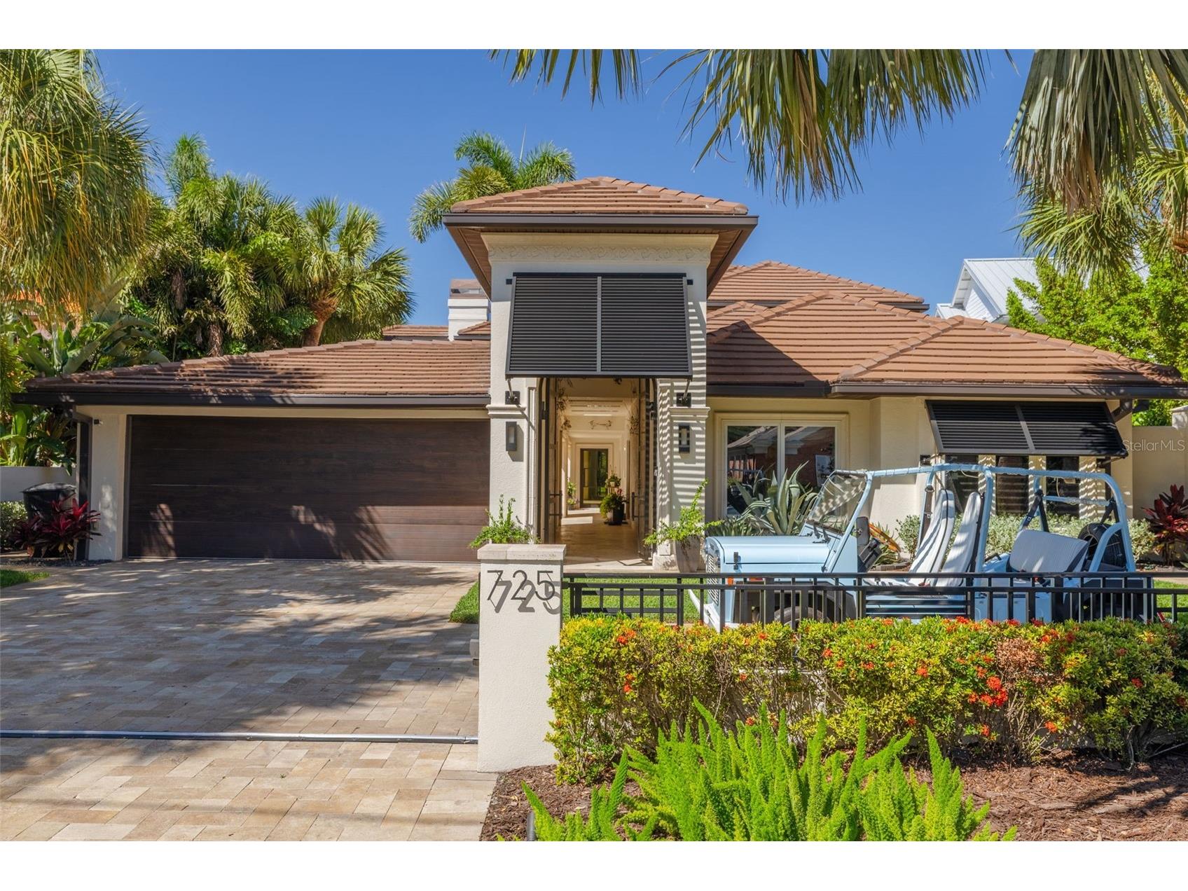 725 Brightwaters Boulevard NE Saint Petersburg FL 33704 - TAMPA BAY TB8509638 image1