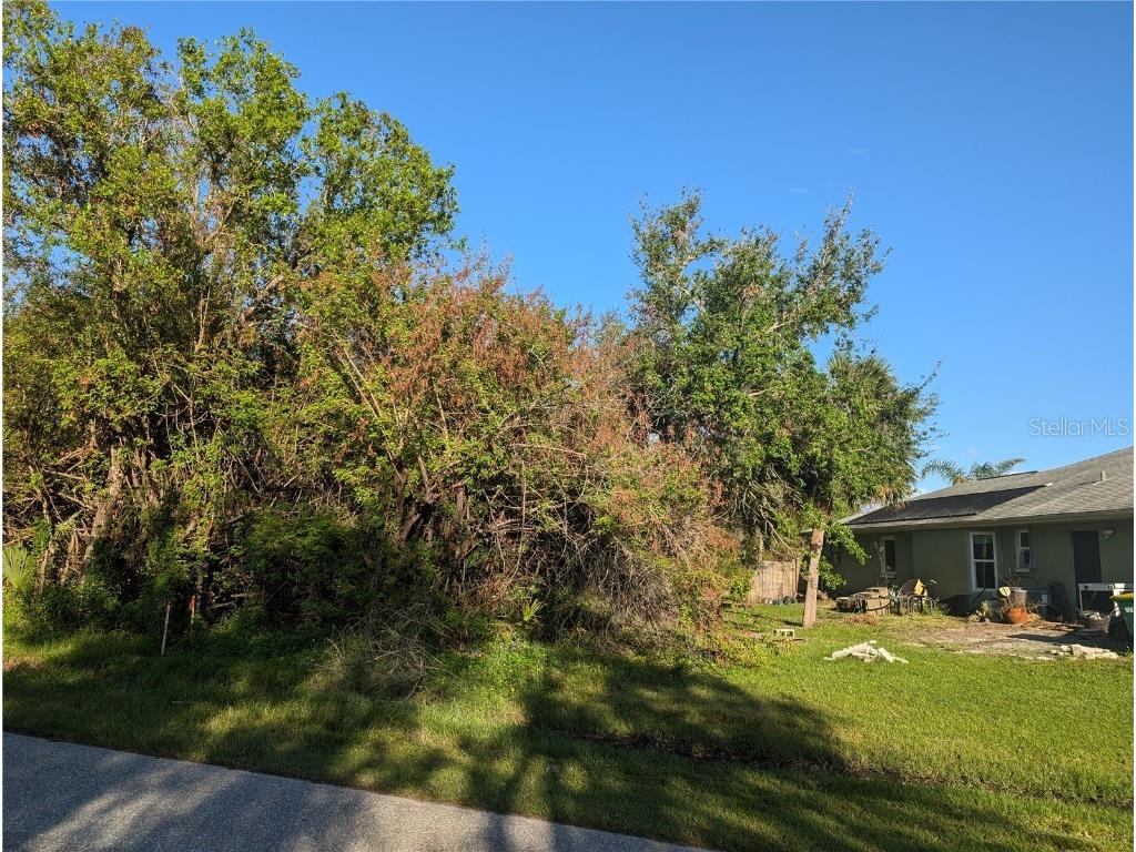 725 Chevy Chase Street Port Charlotte FL 33948 D6139770 image2