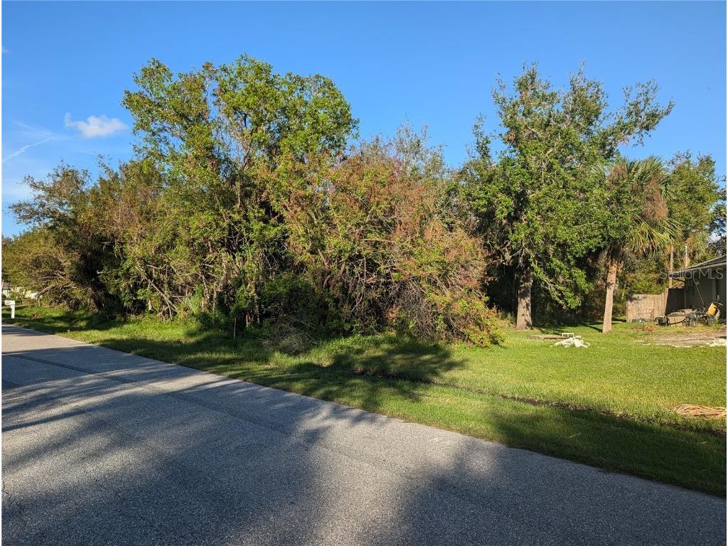 725 Chevy Chase Street Port Charlotte FL 33948 D6139770 image3