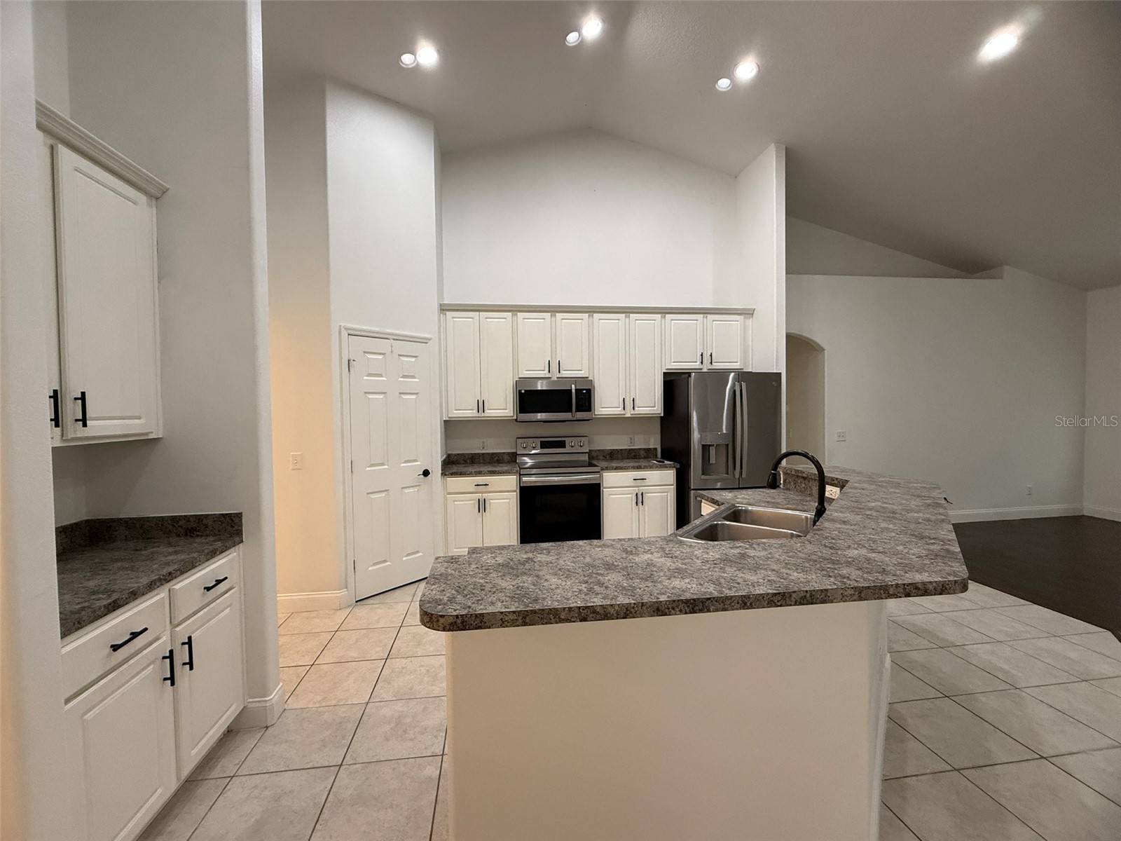 725 Country Walk Cove Eagle Lake FL 33839 P4938417 image17