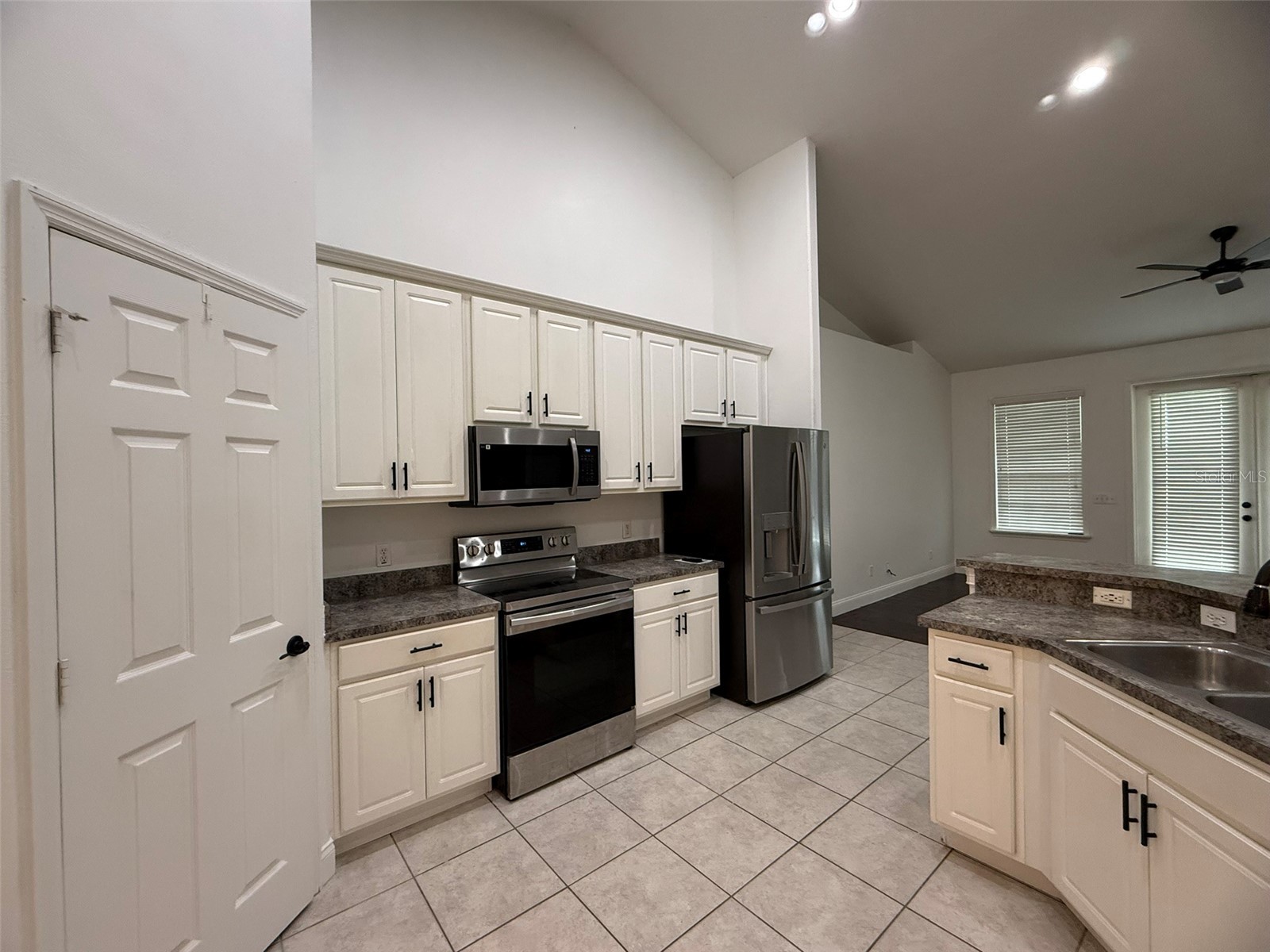 725 Country Walk Cove Eagle Lake FL 33839 P4938417 image19
