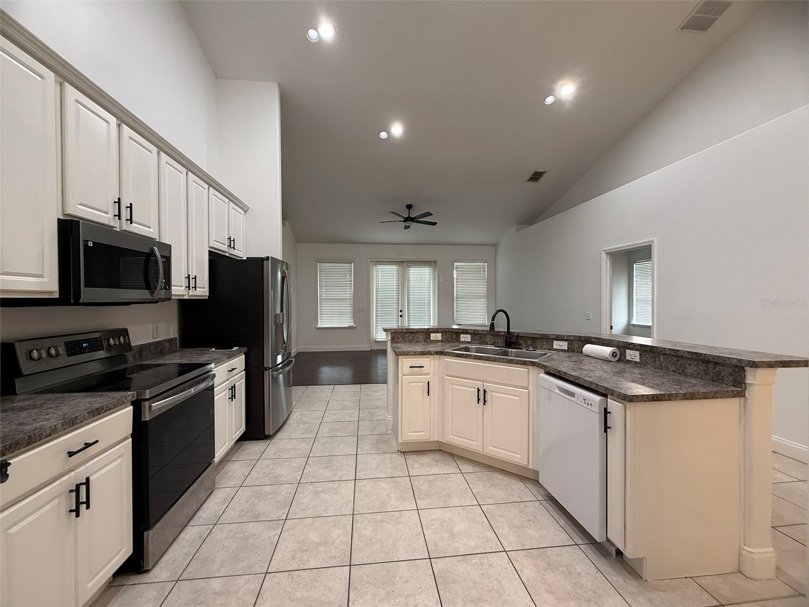 725 Country Walk Cove Eagle Lake FL 33839 P4938417 image20