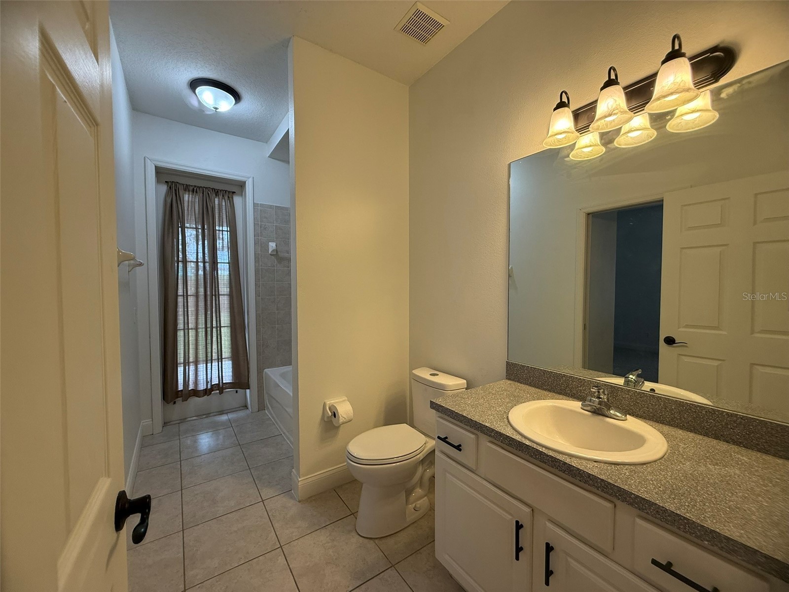 725 Country Walk Cove Eagle Lake FL 33839 P4938417 image36