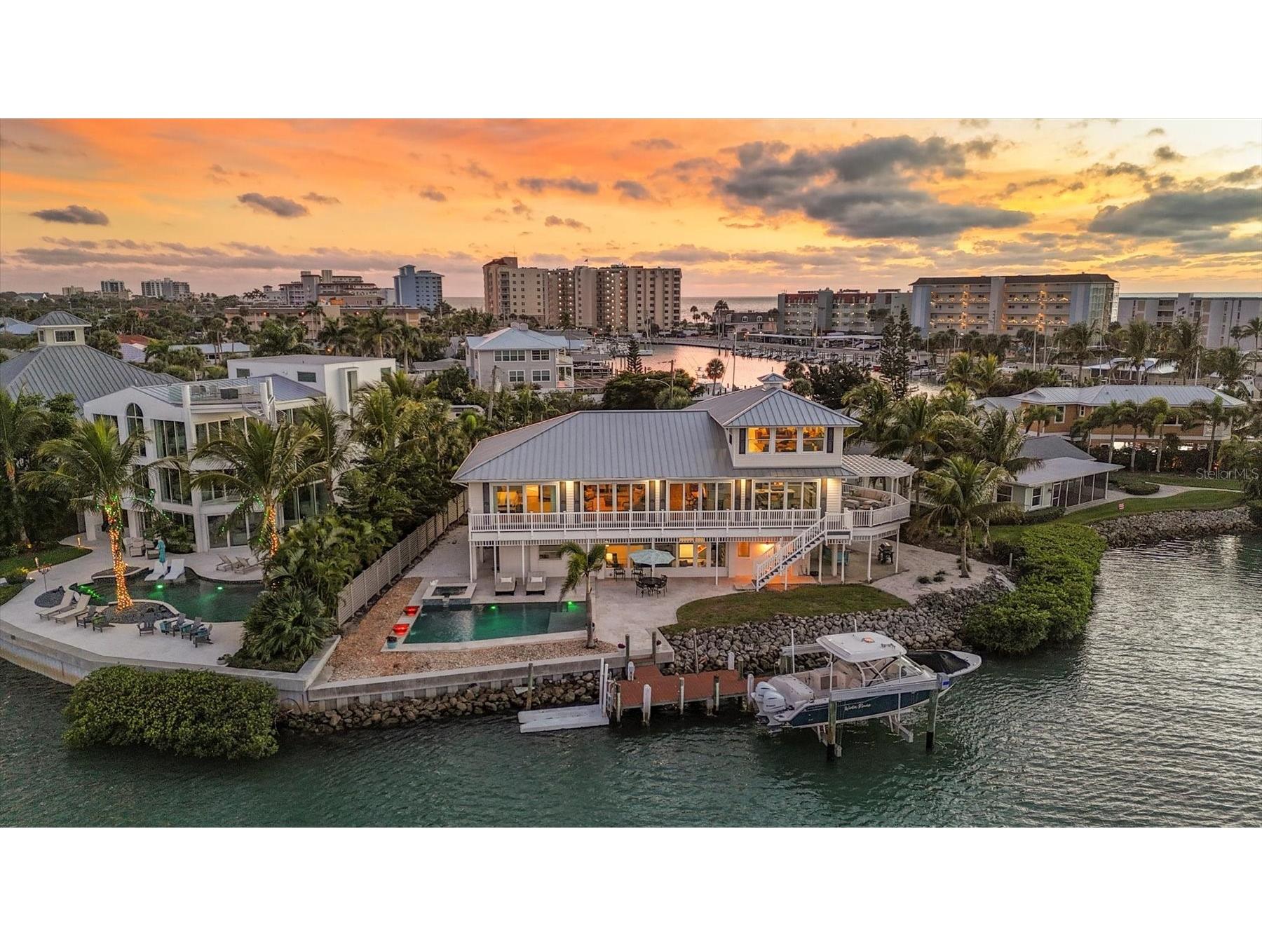 725 El Dorado Drive Venice FL 34285 - ROBERTS BAY A4673977 image1