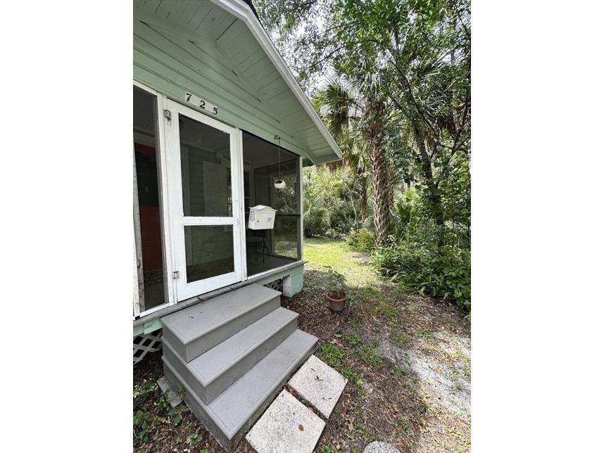725 NE 5th Avenue Gainesville FL 32601 GC540322 image6