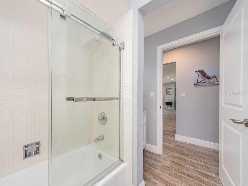 725 Snug Island Clearwater Beach FL 33767 TB8437250 image12