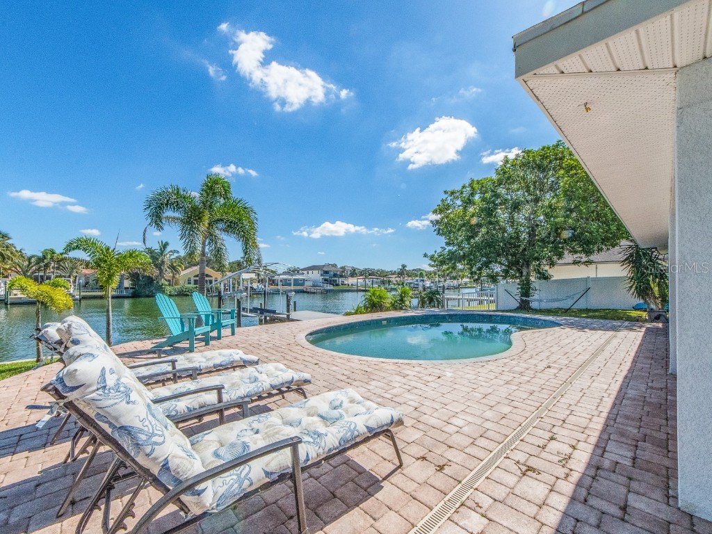 725 Snug Island Clearwater Beach FL 33767 TB8437250 image14