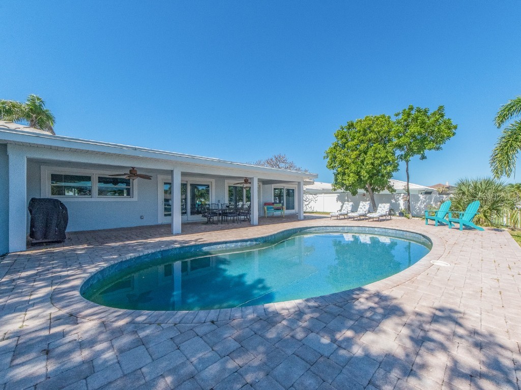 725 Snug Island Clearwater Beach FL 33767 TB8437250 image15