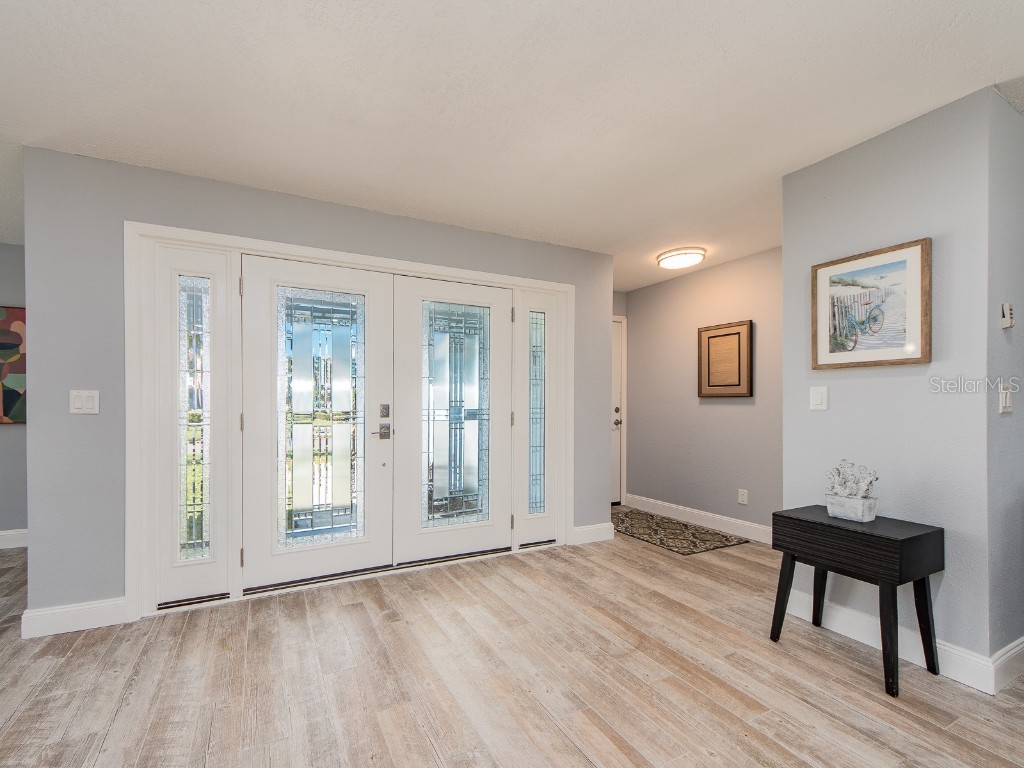 725 Snug Island Clearwater Beach FL 33767 TB8437250 image2