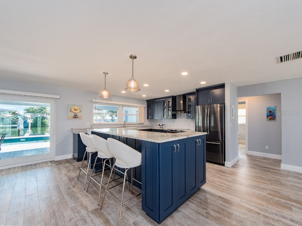 725 Snug Island Clearwater Beach FL 33767 TB8437250 image6