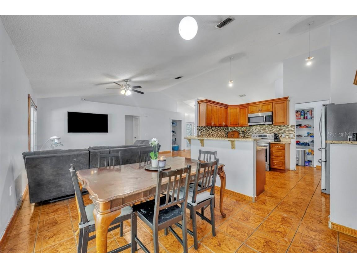 725 W 9th Street Deltona FL 32725 V4943857 image12