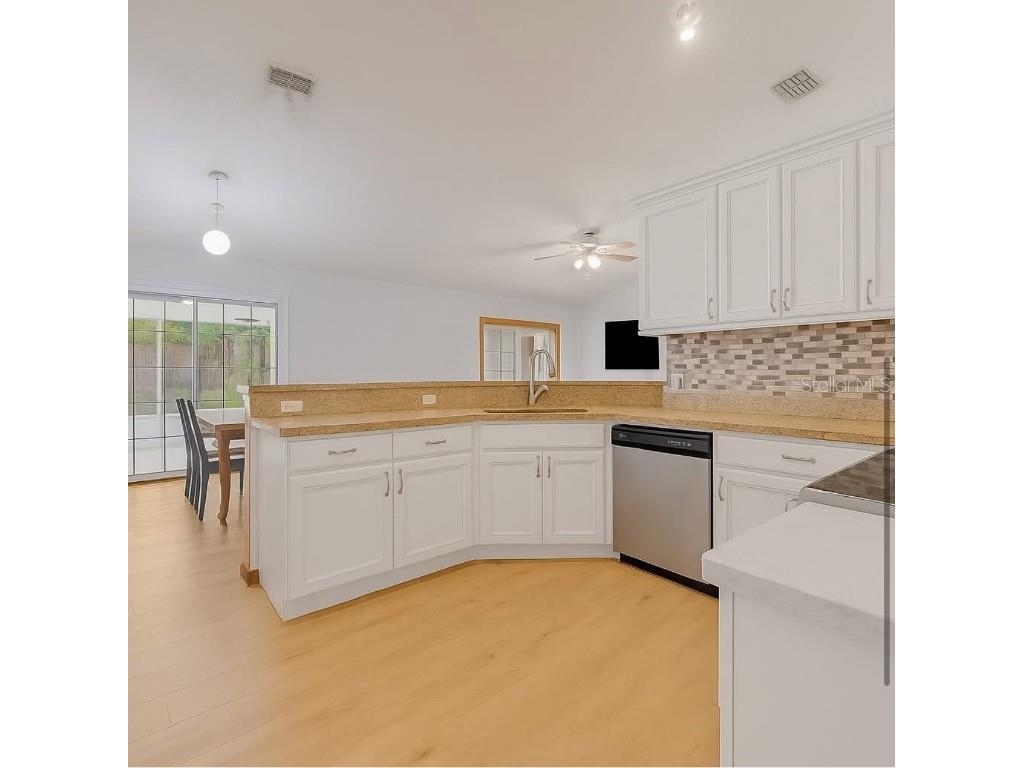 725 W 9th Street Deltona FL 32725 V4943857 image41