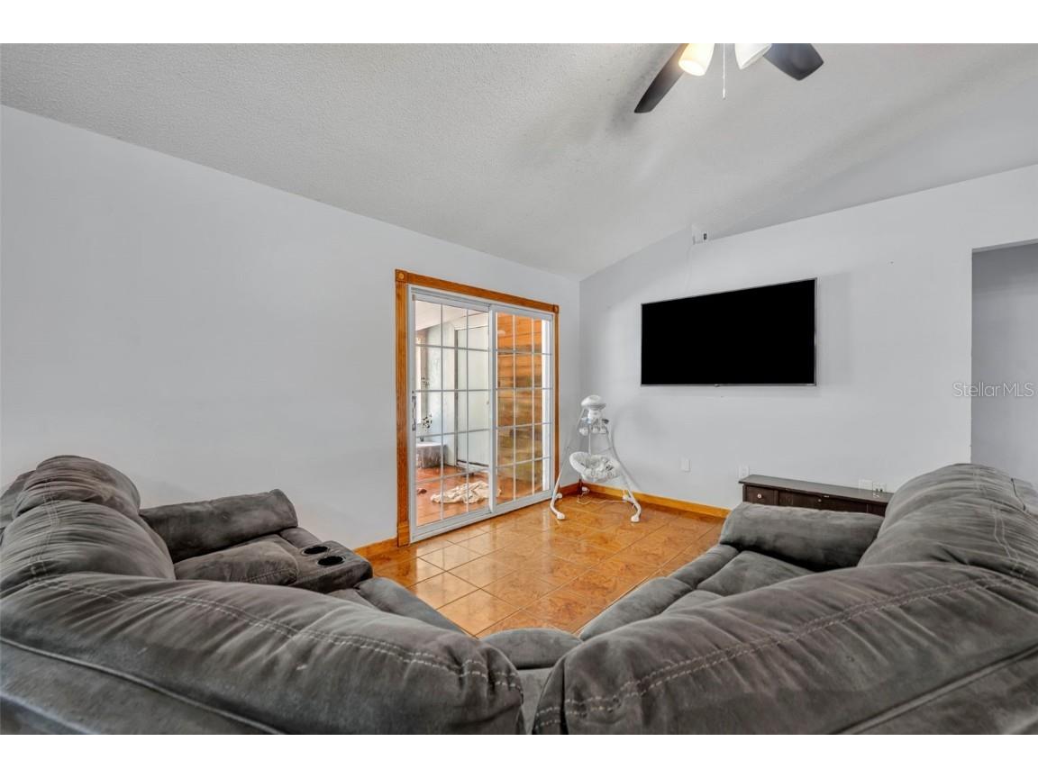 725 W 9th Street Deltona FL 32725 V4943857 image9