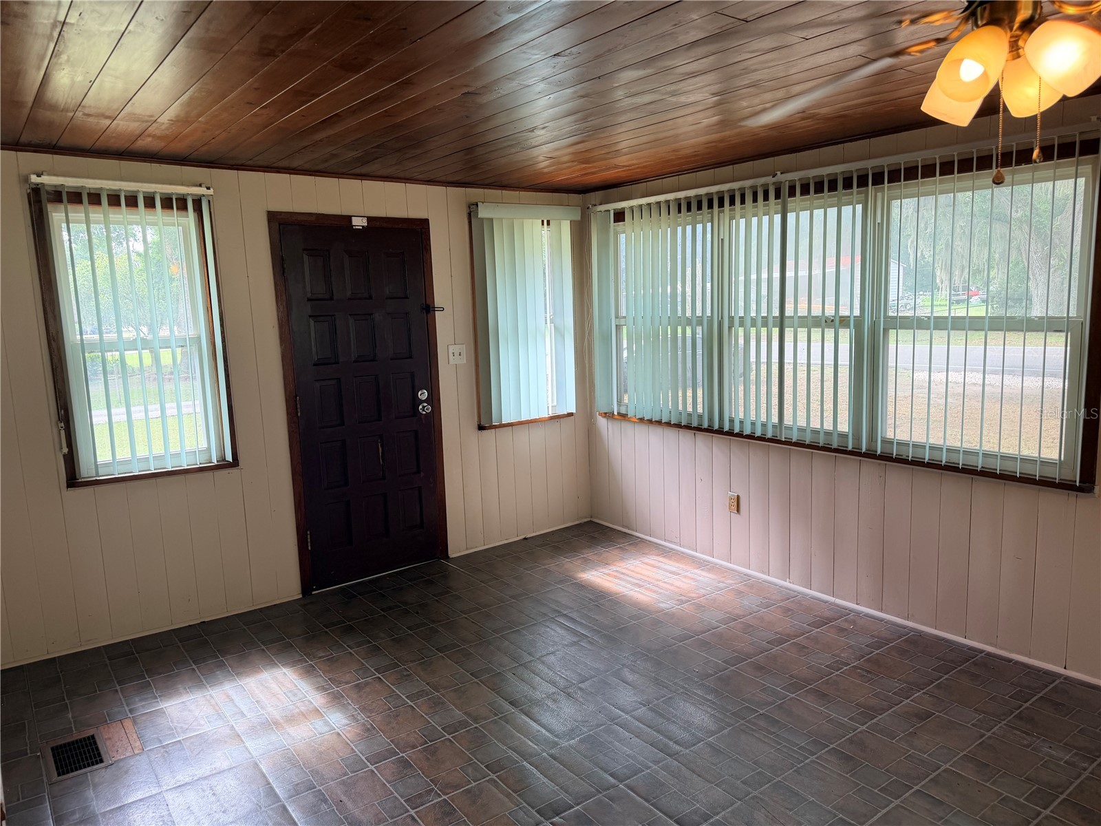 725 W Socrum Loop Road Lakeland FL 33809 P4937224 image15