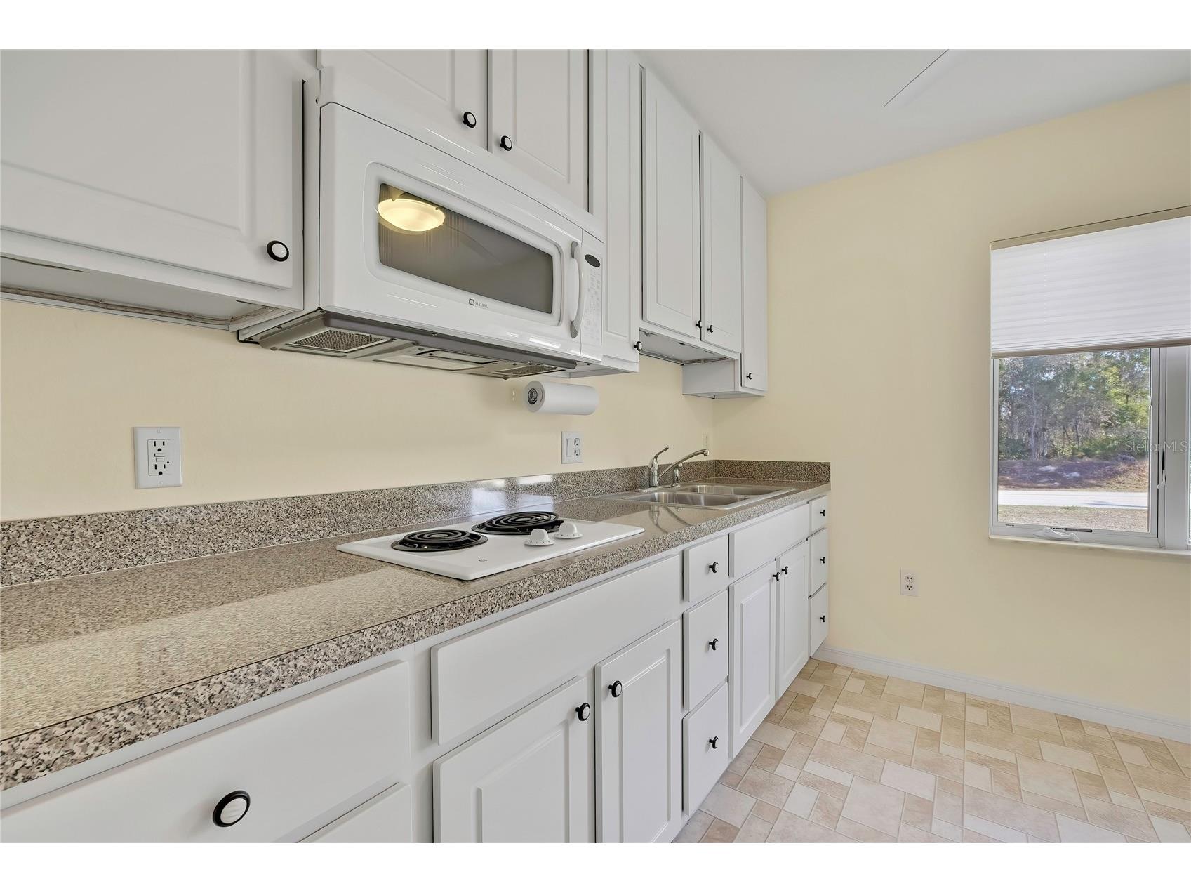 7250 Madrid Road Weeki Wachee FL 34613 W7884564 image27