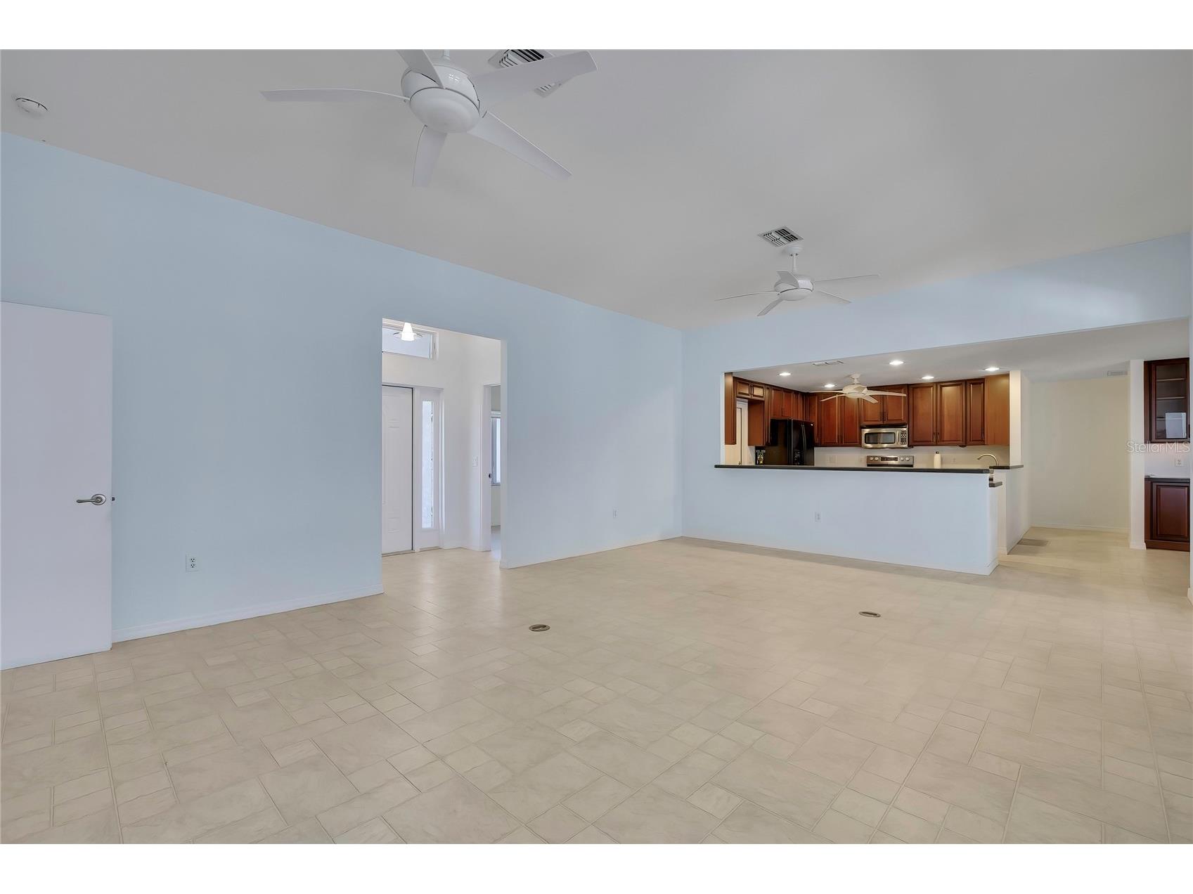 7250 Madrid Road Weeki Wachee FL 34613 W7884564 image3