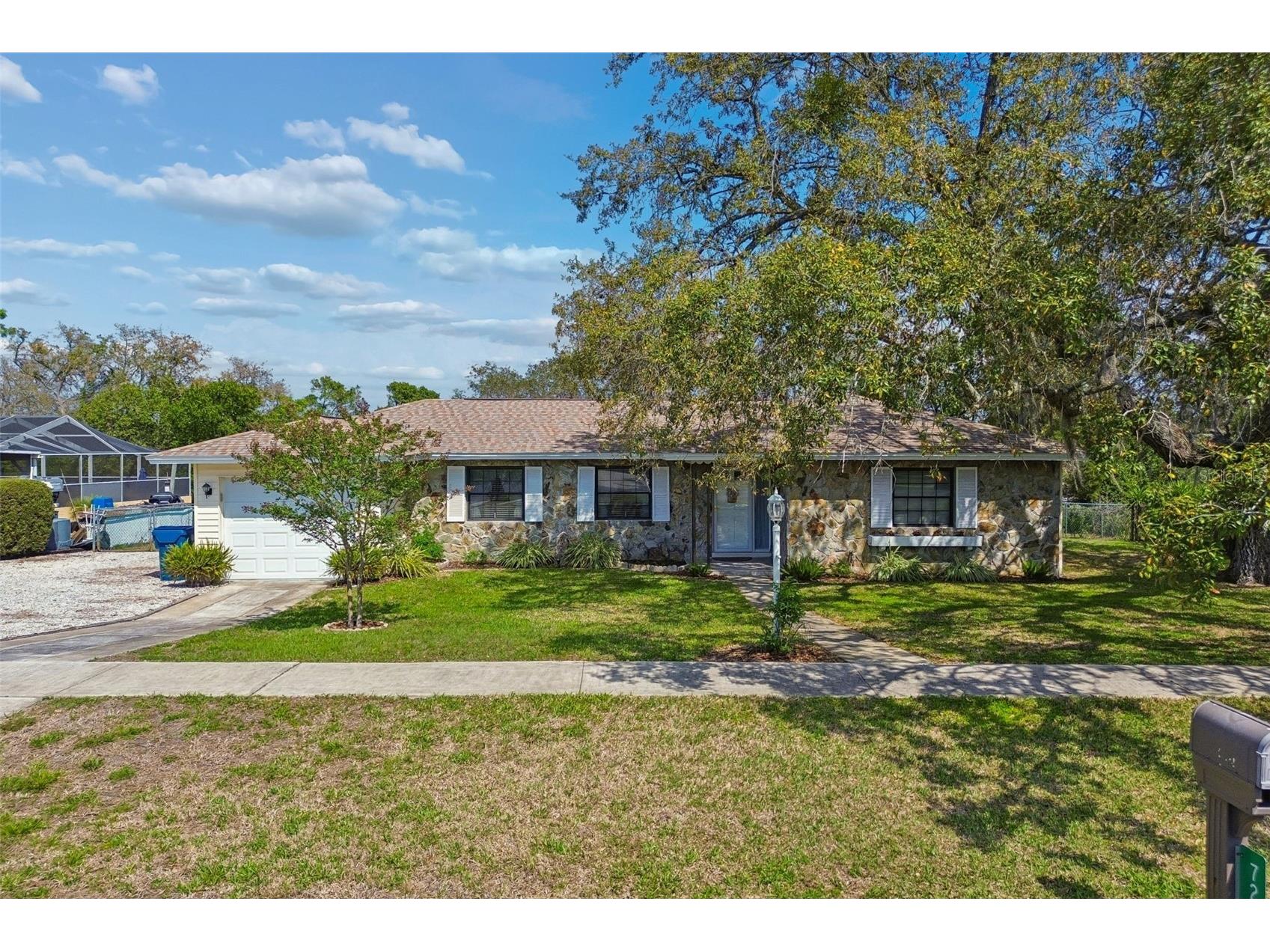 7253 Tarrytown Drive Spring Hill FL 34606 TB8492466 image1