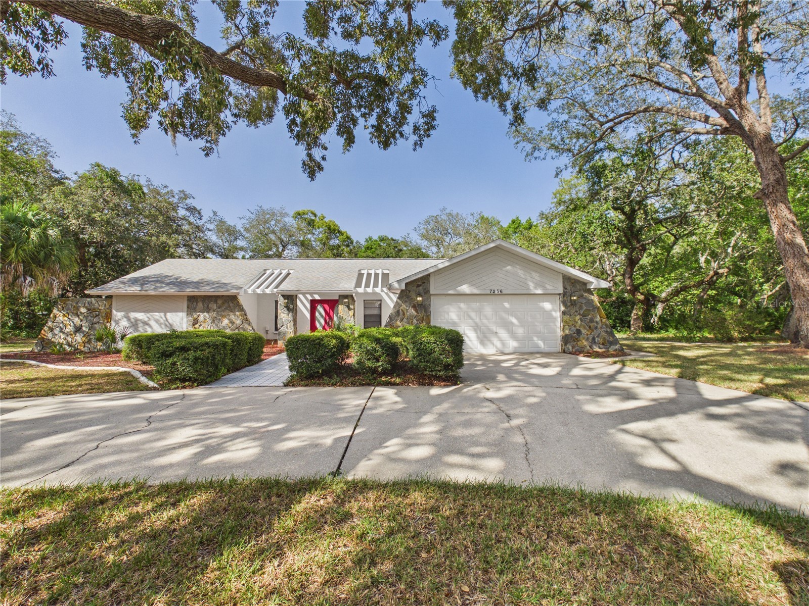 7256 Royal Oak Drive Spring Hill FL 34607 OM728660 image1