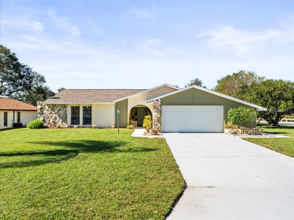 7257 Galloway Road Weeki Wachee FL 34613 W7869260 image1