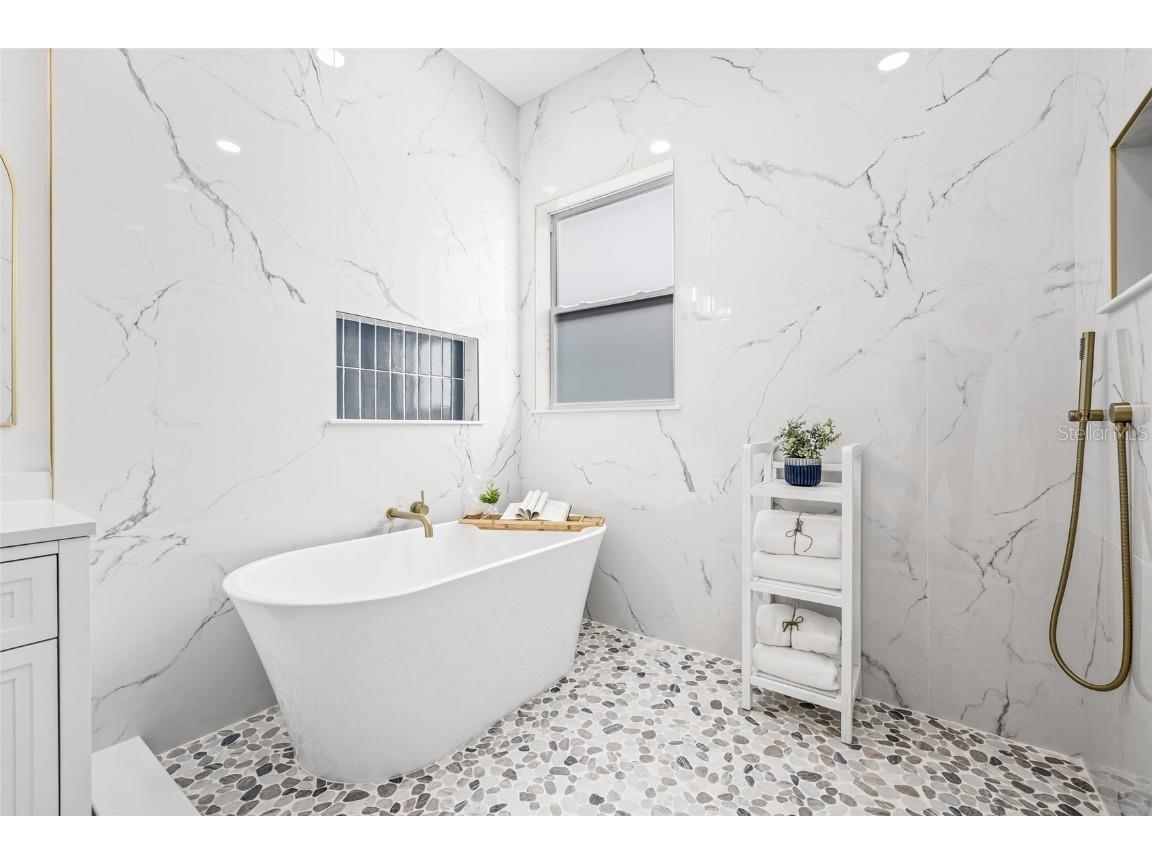 726 52nd Avenue N Saint Petersburg FL 33703 TB8437878 image35