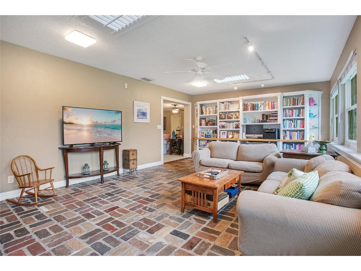 726 Albertson Place Orlando FL 32806 O6350714 image14